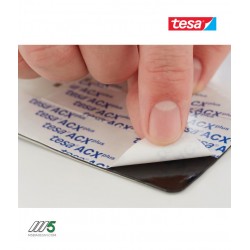 Particolare del liner bianco e del biadesivo nero ACX 7063 Tesa